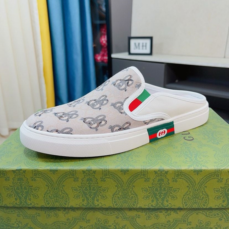 G*u*i slippers